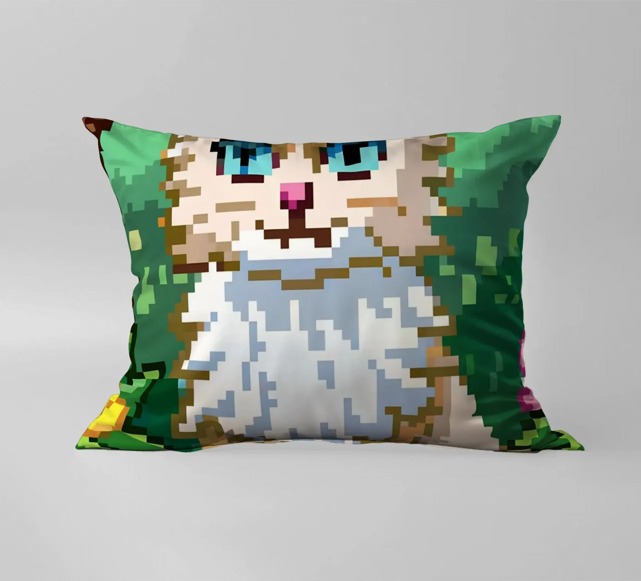 Gatto arancione nel parco cuscino da DOG AND CAT