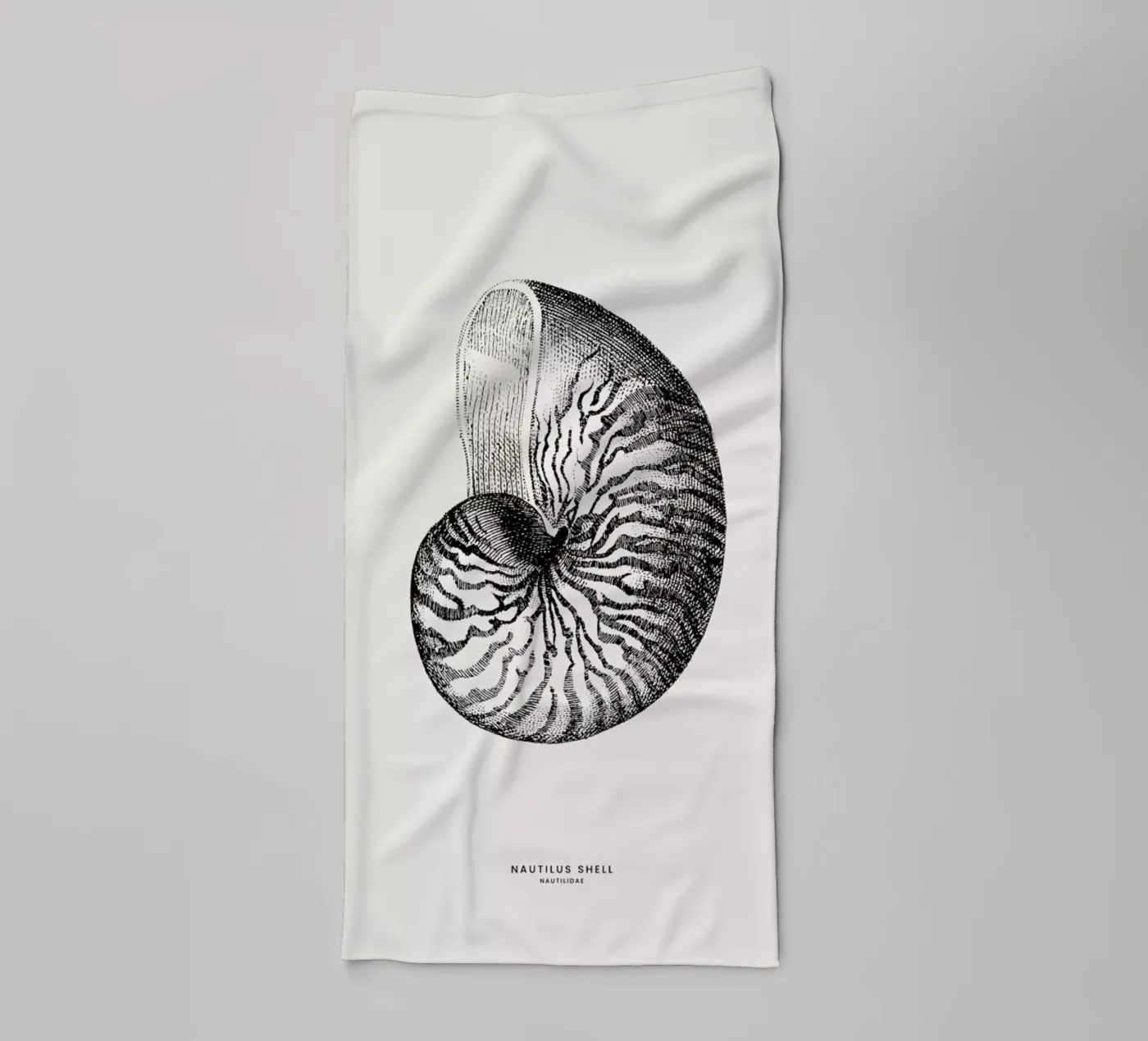 Nautilus Shell Handtuch von Flora & Fauna