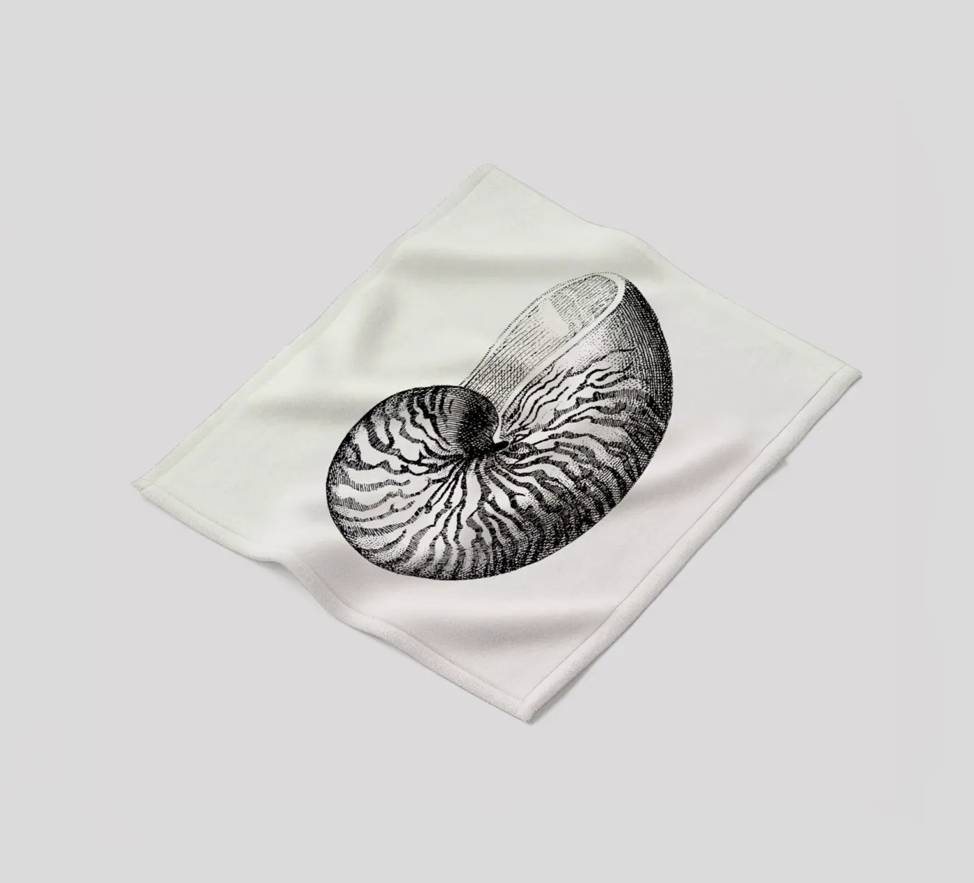 Nautilus Shell Fleecedecke von Flora & Fauna