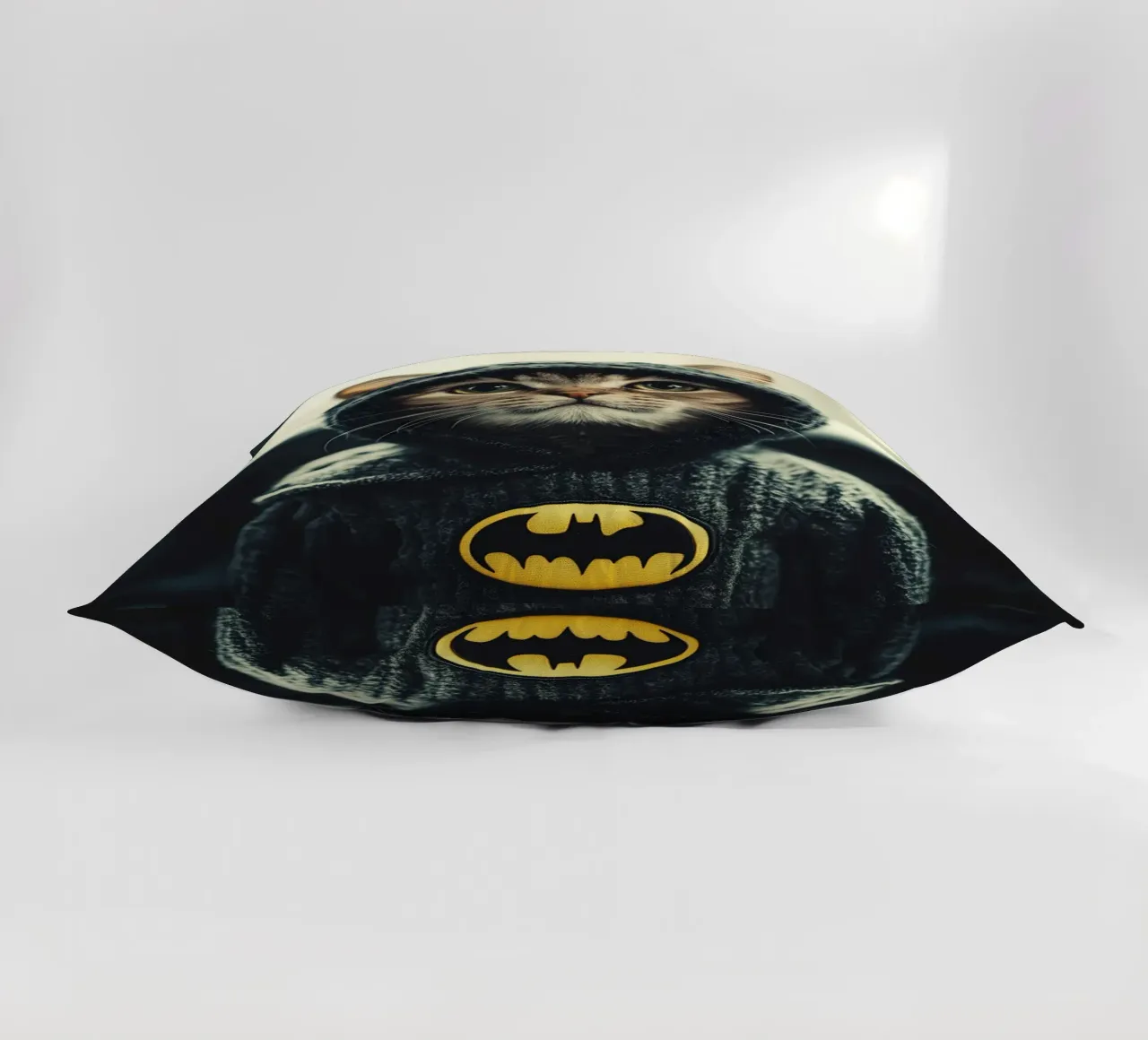 I am a Cat Batman Nr. 01 cuscino da lazydaypaper