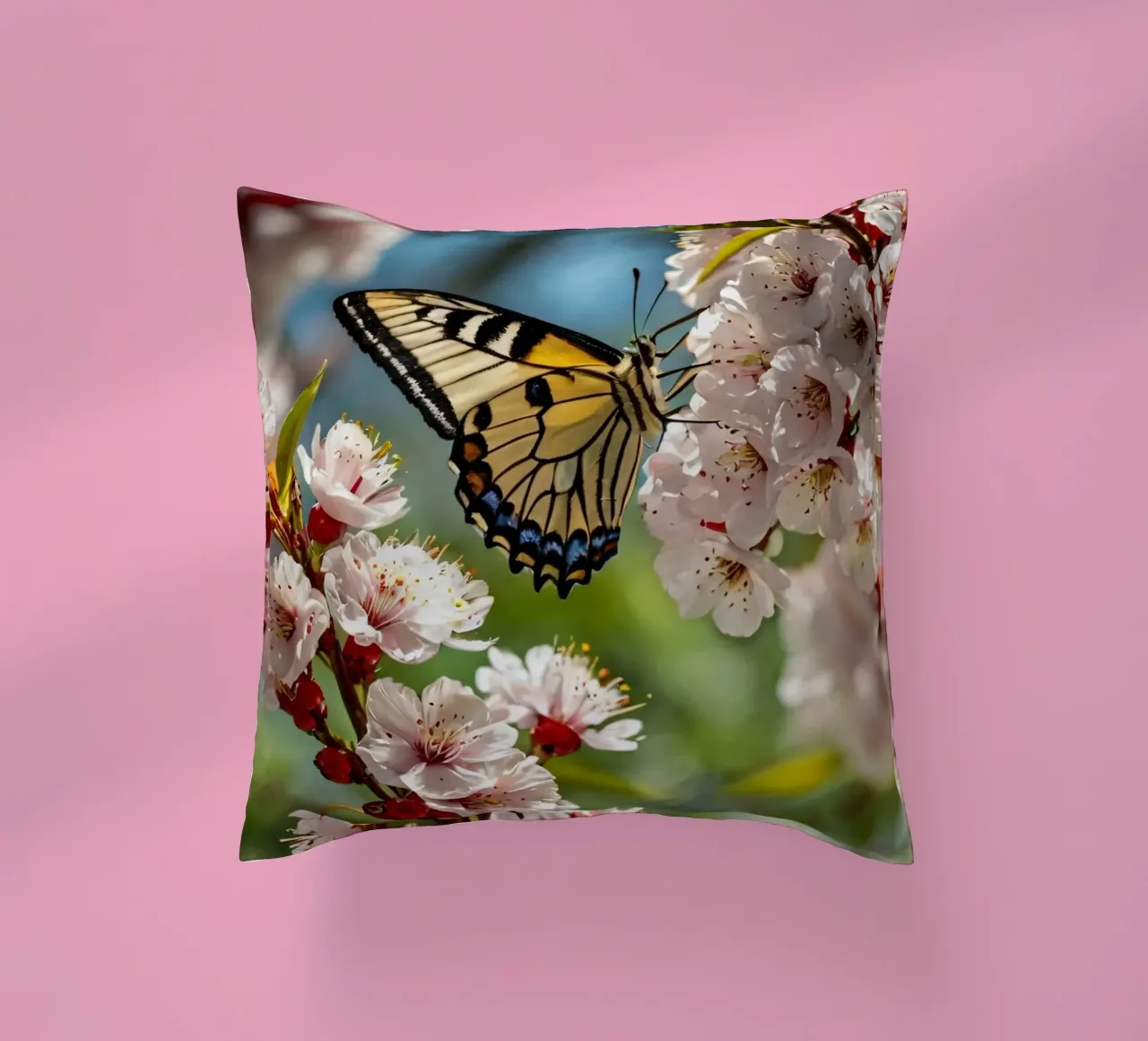 Una farfalla si posa delicatamente sui fiori sbocciati cuscino da DesignDoodle