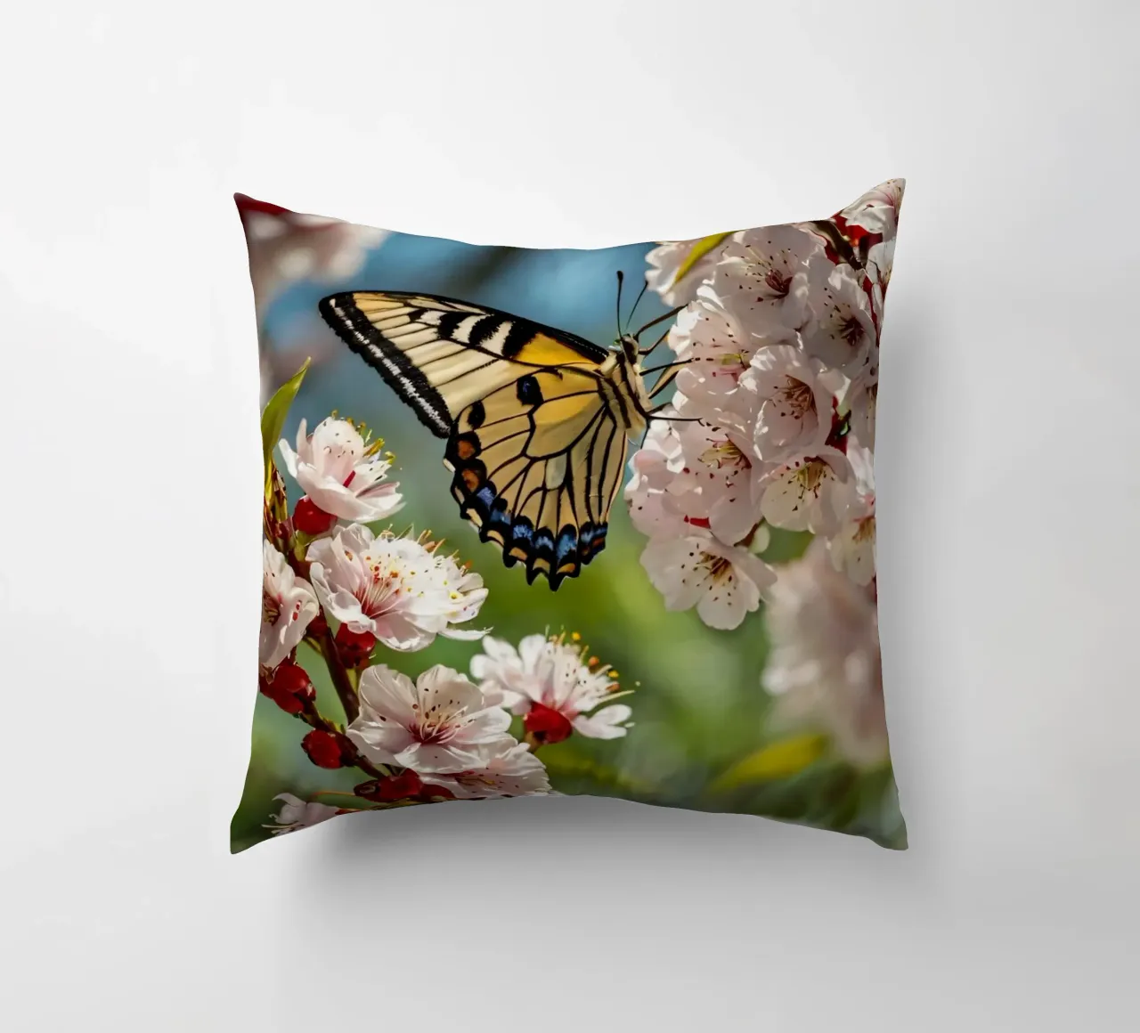 Una farfalla si posa delicatamente sui fiori sbocciati cuscino da DesignDoodle