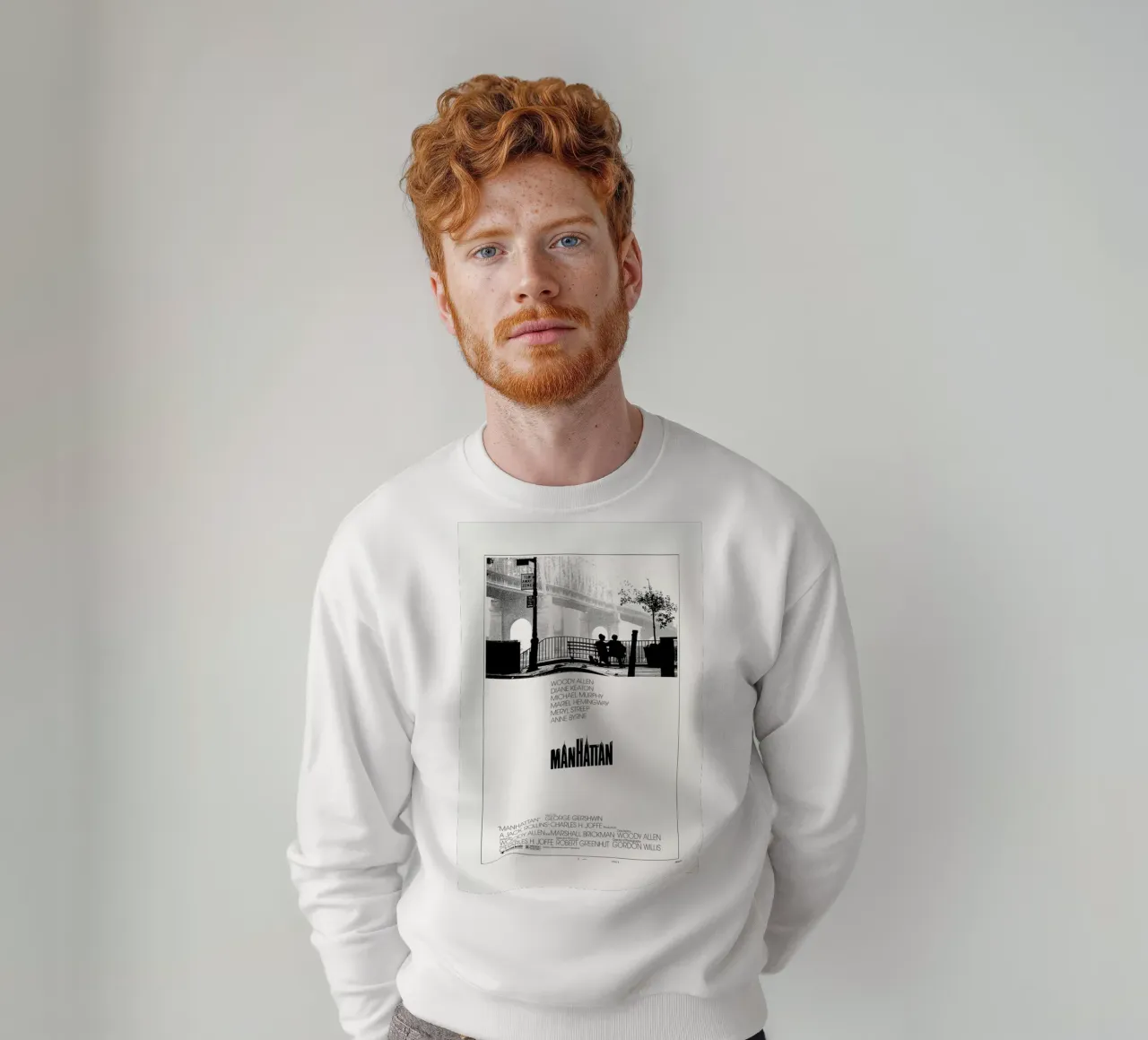 ‘Manhattan’ Retro Movie Poster felpa da Gallery Print and Art Limited