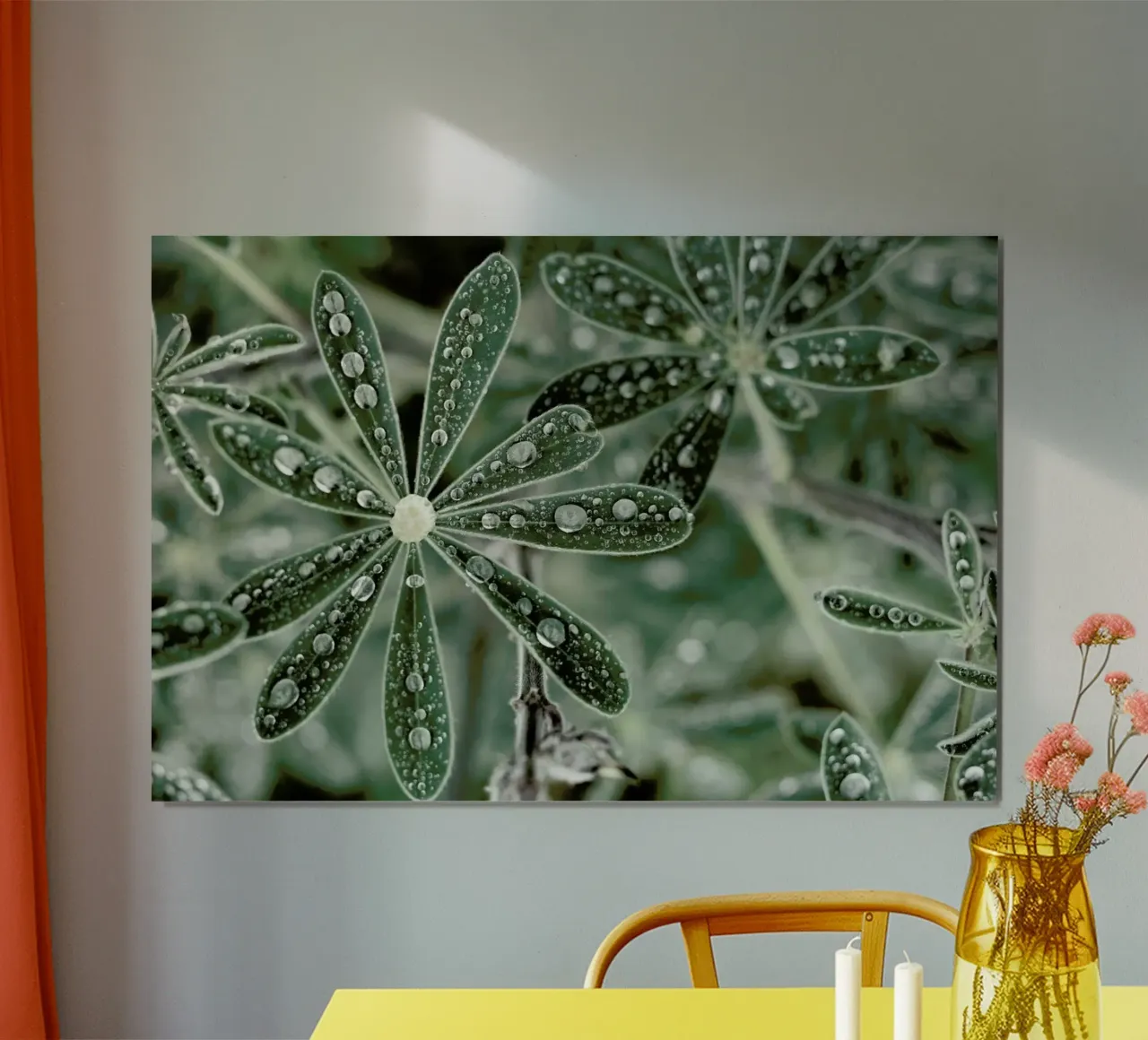 Blue Lupine #2 poster con telaio in alluminio da Tal Paz-Fridman