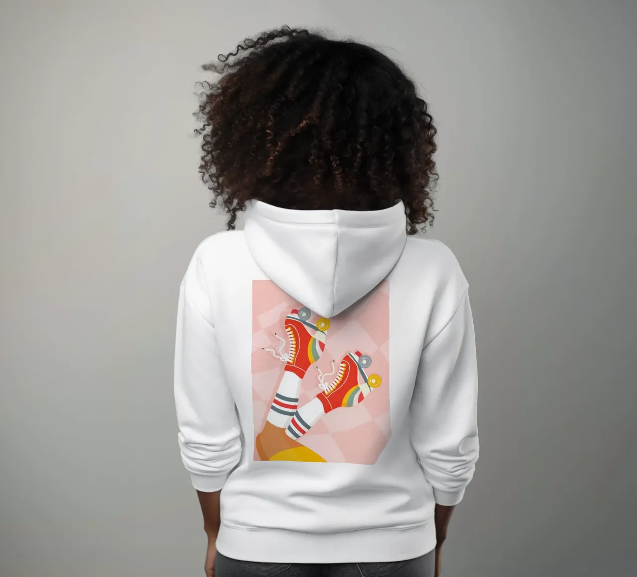 Pattini a rotelle retrò con posa a gambe in su su Groovy Checks felpa con cappuccio da Dominique Vari