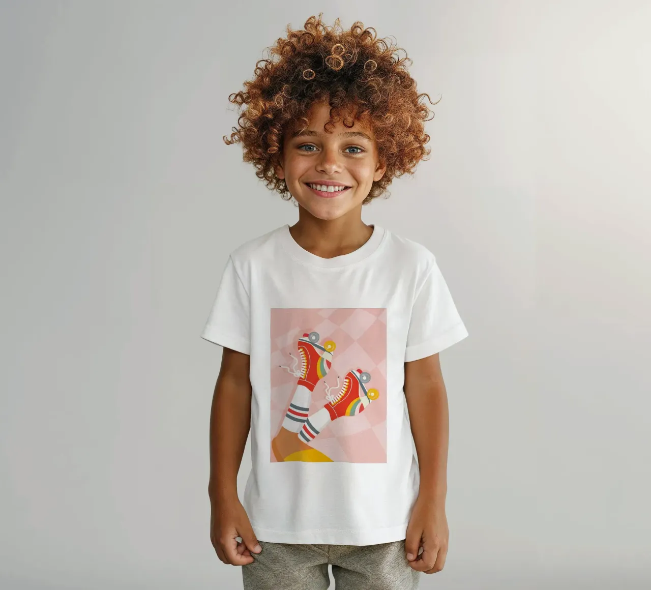 Pattini a rotelle retrò con posa a gambe in su su Groovy Checks t-shirt bambini da Dominique Vari