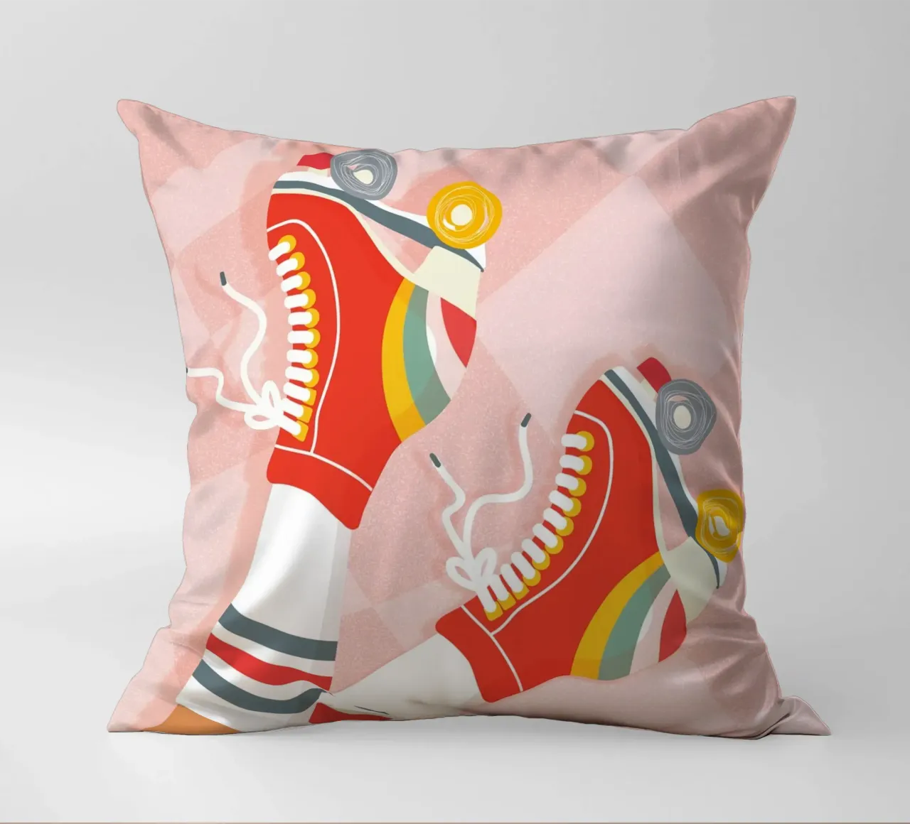 Pattini a rotelle retrò con posa a gambe in su su Groovy Checks cuscino da Dominique Vari