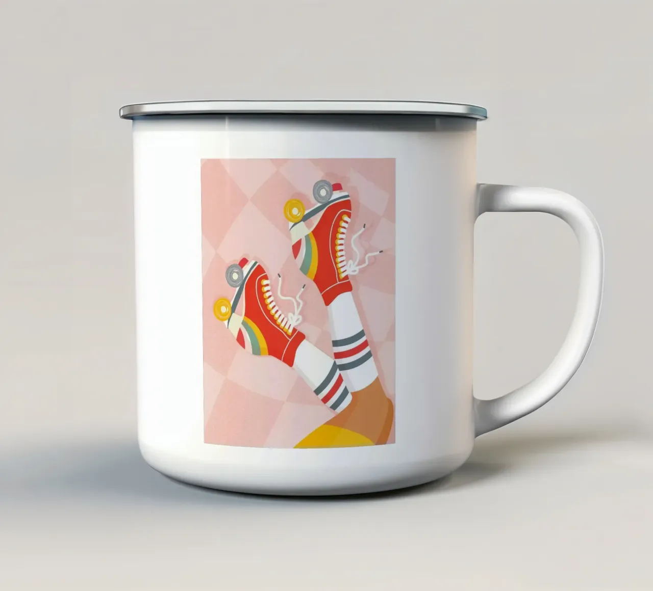 Patins à roulettes rétro avec pose de jambes en l'air sur Groovy Checks mug en émail de Dominique Vari