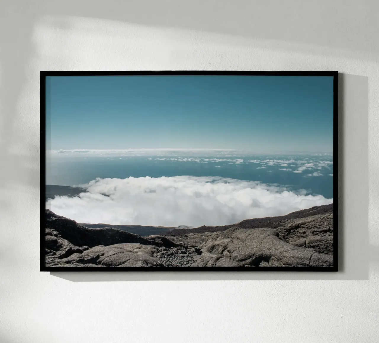 Tra cielo e terra poster con telaio in alluminio da Léa Lefebvre Photography