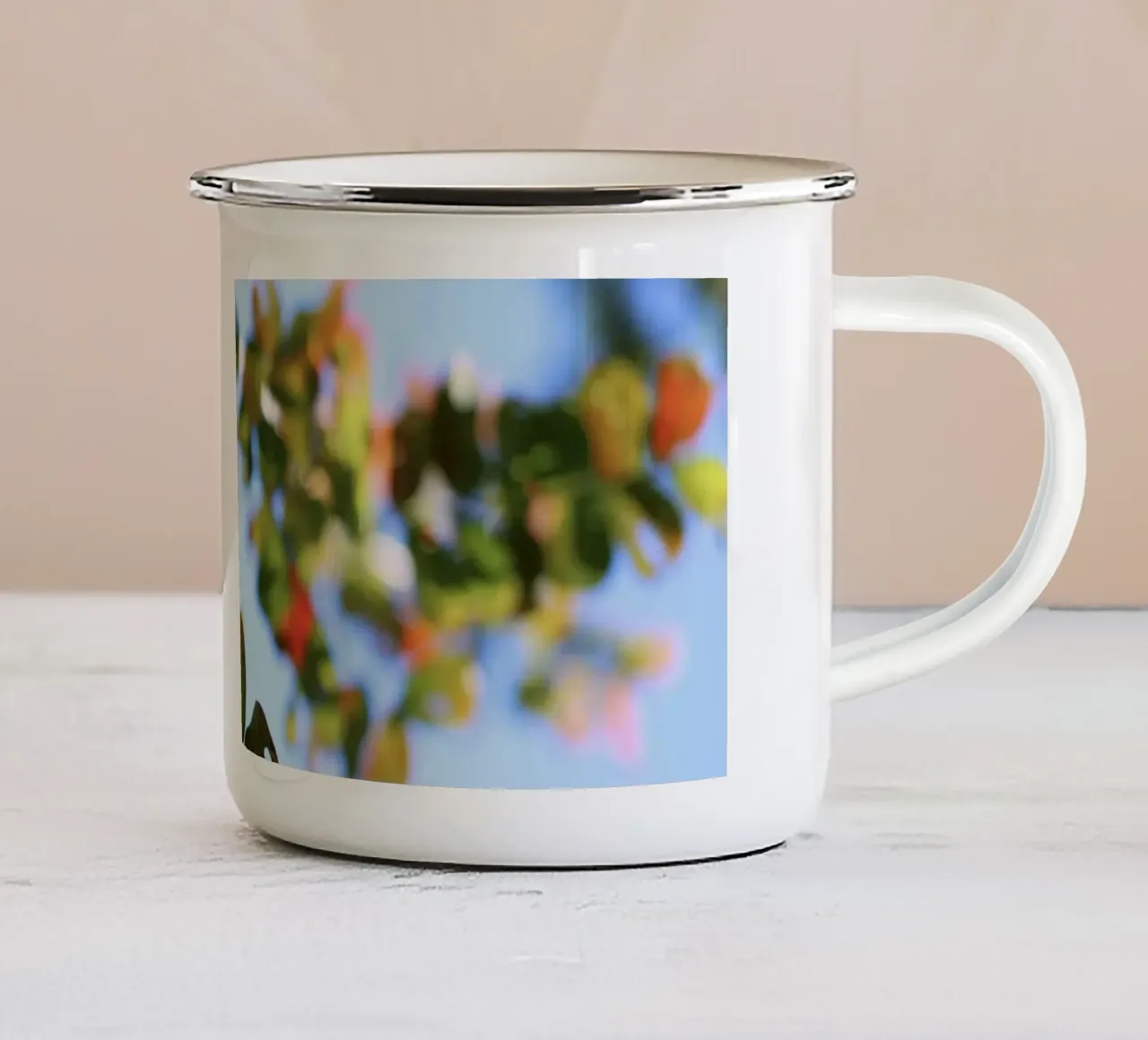 Foglie colorate tazza in smalto da Léa Lefebvre Photography