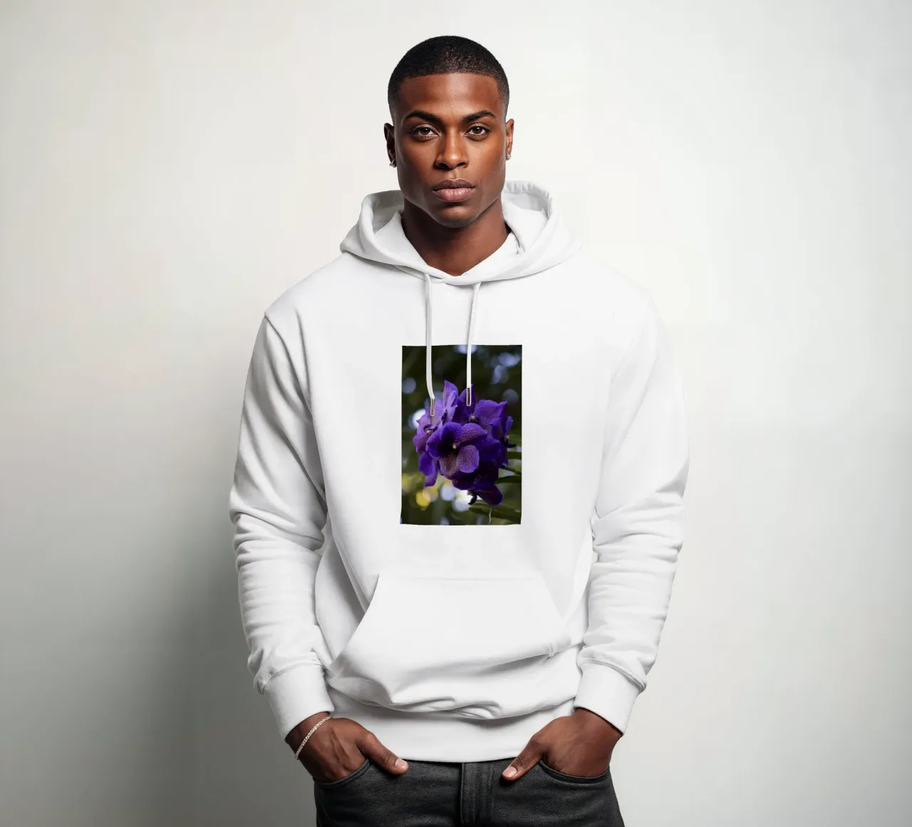 Orchidea viola felpa con cappuccio da Léa Lefebvre Photography