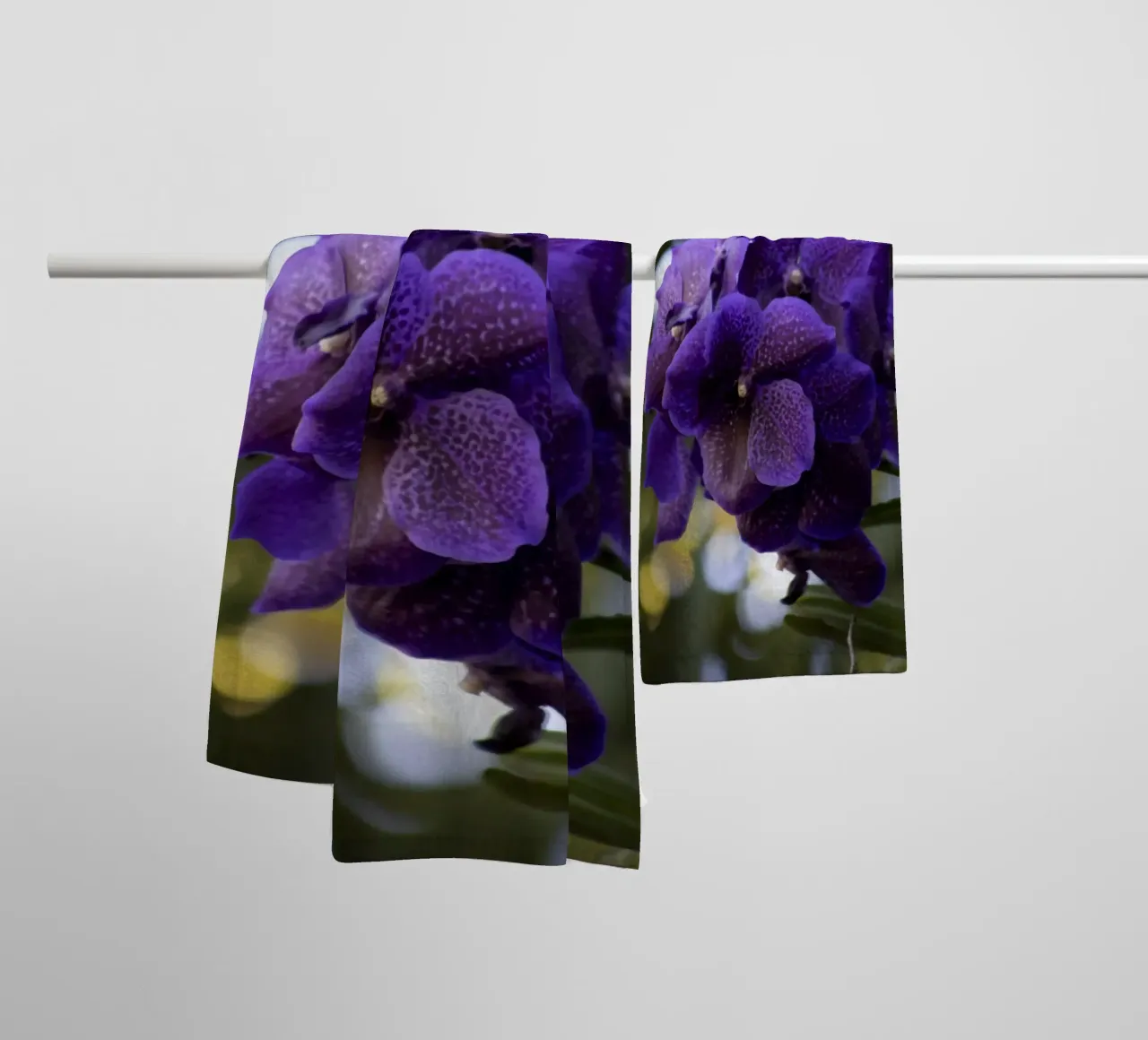 Orchidea viola asciugamano da bagno da Léa Lefebvre Photography