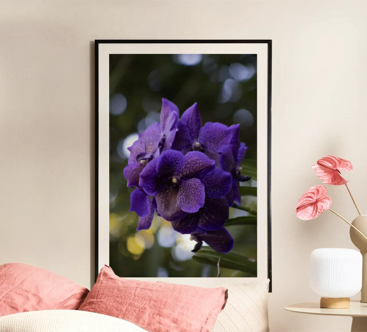 Orchidea viola poster da Léa Lefebvre Photography