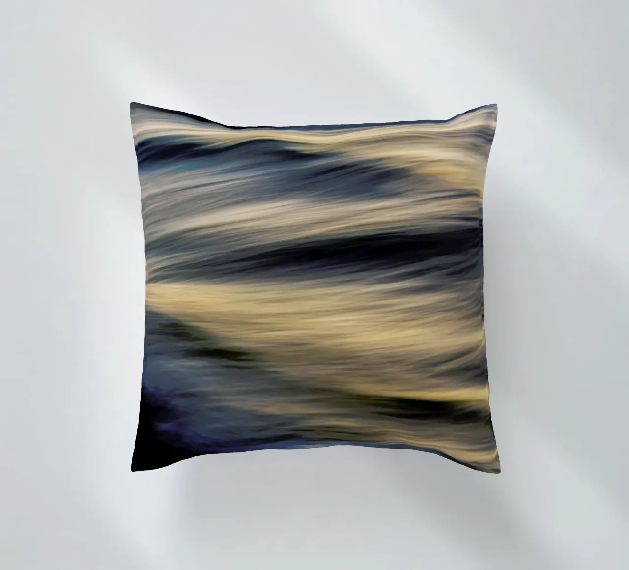 The Uniqueness Of Waves Xxiv cuscino da Tal Paz-Fridman