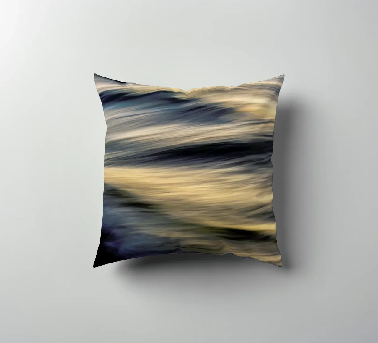 The Uniqueness Of Waves Xxiv cuscino da Tal Paz-Fridman