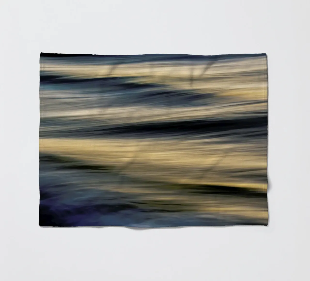 The Uniqueness Of Waves Xxiv coperta in pile da Tal Paz-Fridman