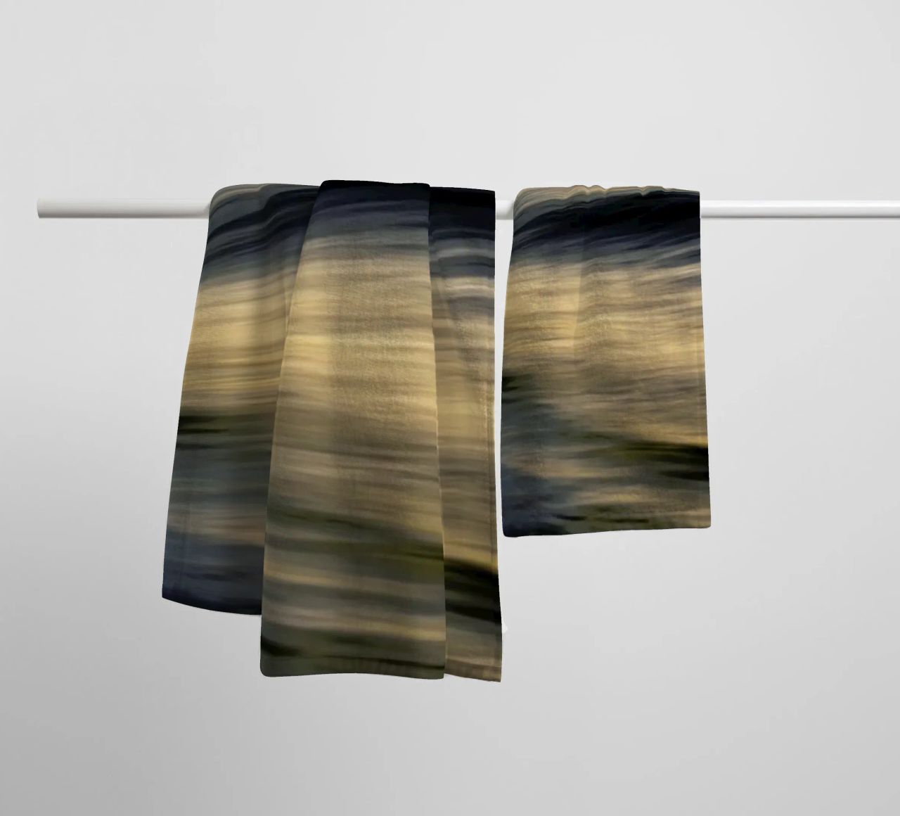 The Uniqueness Of Waves Xxiv asciugamano da bagno da Tal Paz-Fridman
