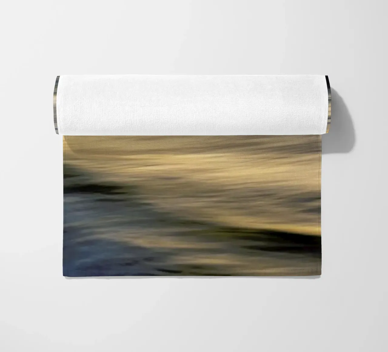 The Uniqueness Of Waves Xxiv telo mare da Tal Paz-Fridman