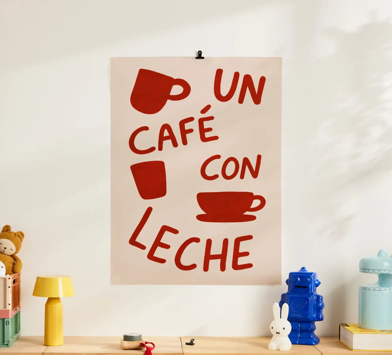 Un Café con Leche – Arte en Taza poster con telaio in plastica da QuooodZ by MooodzArt