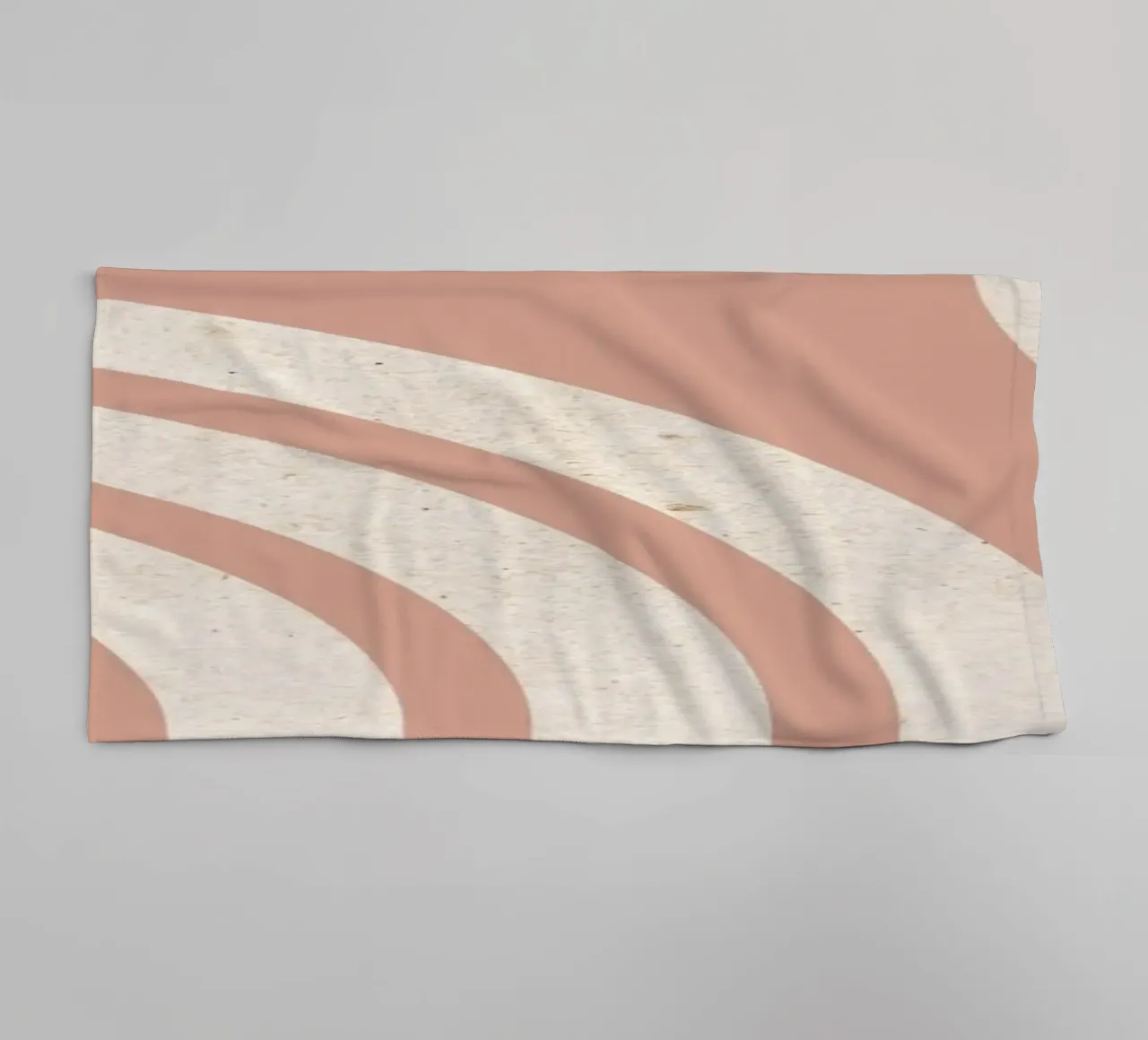 Polvere di sole e arcobaleno rosa, metà secolo, moderna asciugamano da bagno da MoonlightPrint