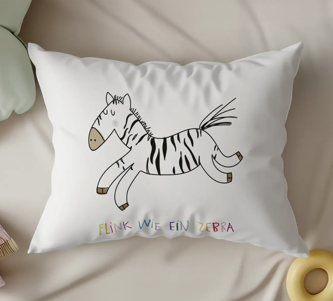 Flink wie ein Zebra cuscino da Brushmeetspaper