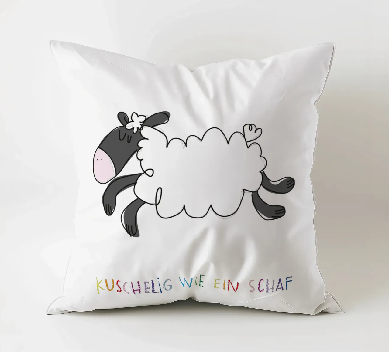 Kuschelig wie ein Schaf cuscino da Brushmeetspaper
