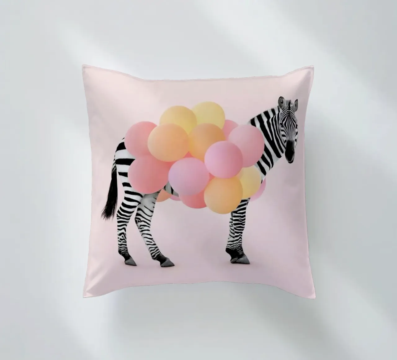 Zebra Balloon cuscino da Paul Fuentes Design