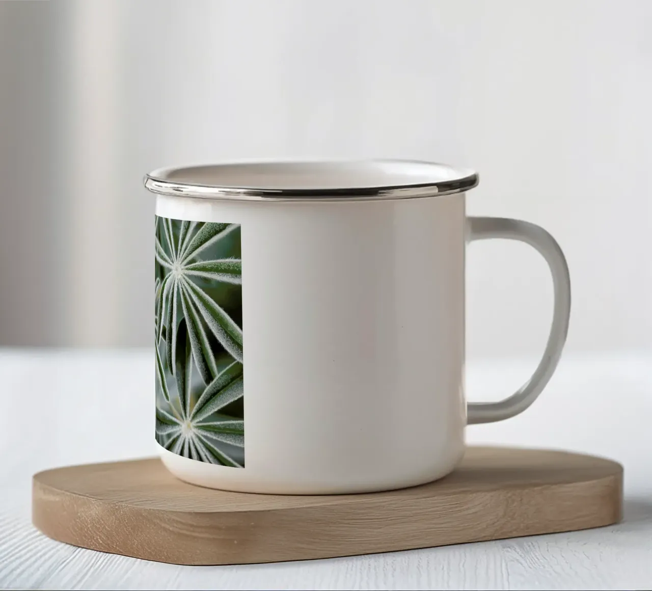 Blue Lupine #7 tazza in smalto da Tal Paz-Fridman