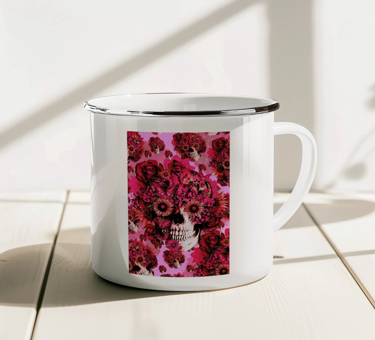 Girly by Nature tazza in smalto da Kristy Patterson