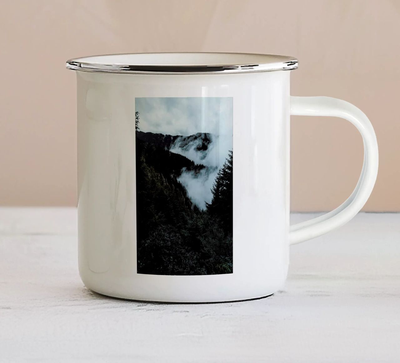 Misty Forest tazza in smalto da Sebastian Hilgetag