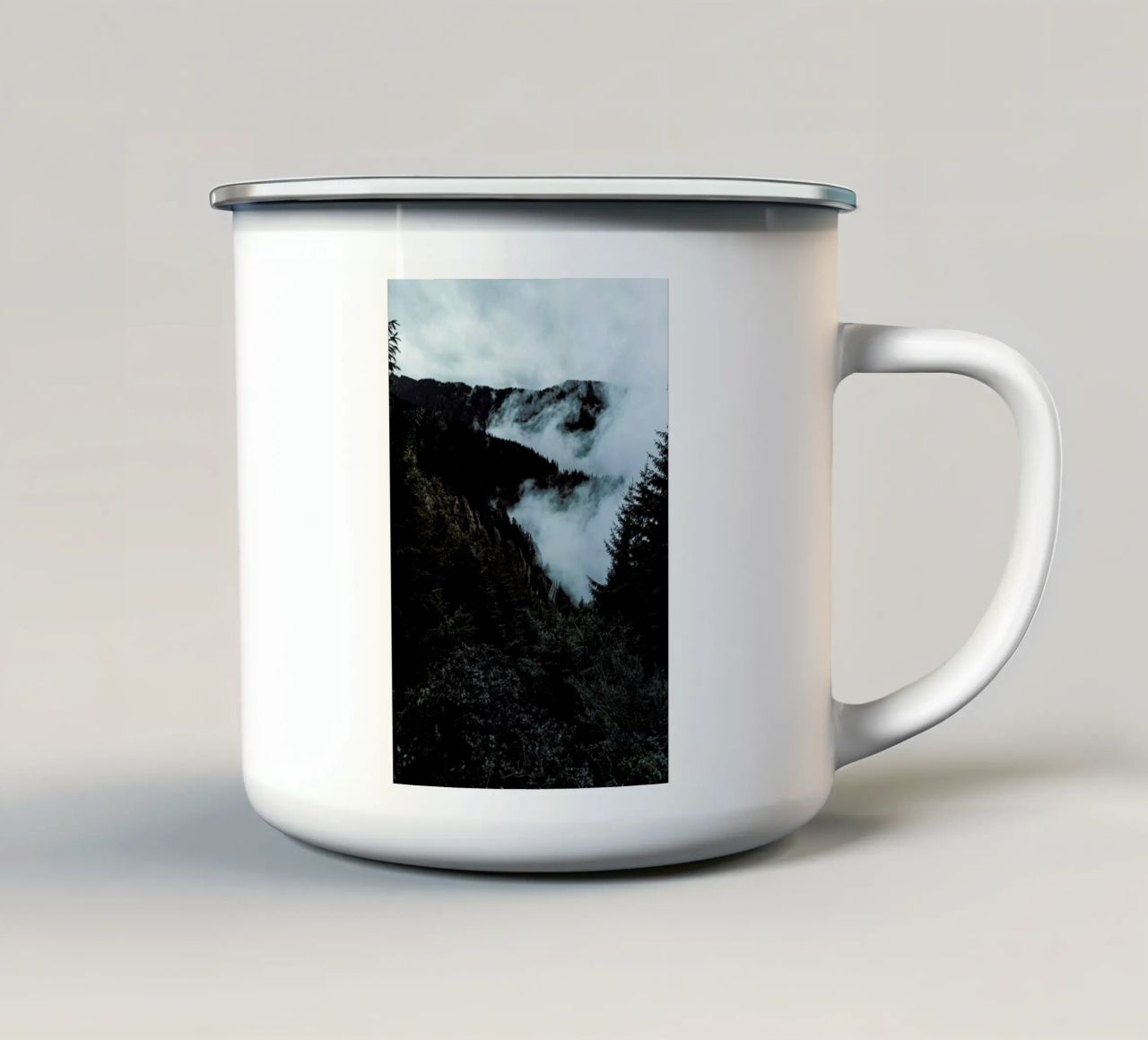 Misty Forest tazza in smalto da Sebastian Hilgetag