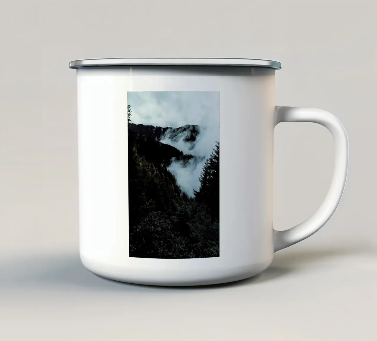 Misty Forest tazza in smalto da Sebastian Hilgetag