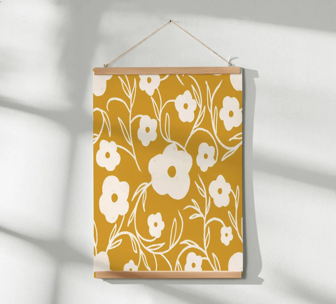 Margherita d'oro in fiore - Giallo floreale astratto poster con telaio in legno da susanacosta