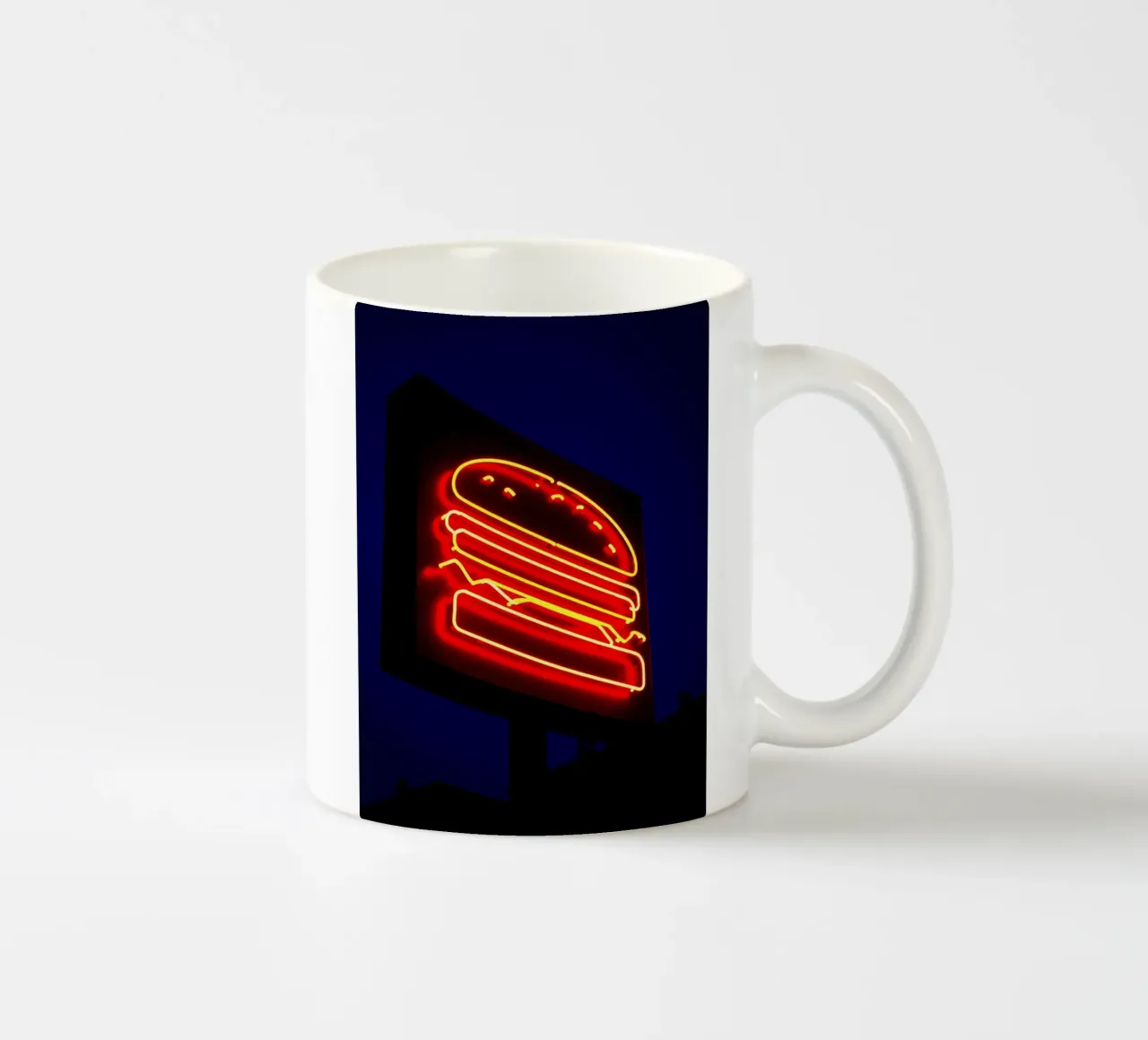 Burger - Pop Art tazza in ceramica da ColorCrash Gallery