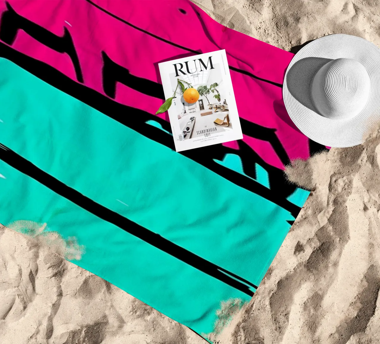 Bebida refrescante - Pop Art toalla de playa de ColorCrash Gallery