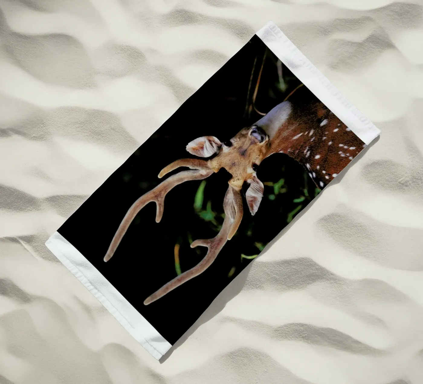 Forest Deer strandhanddoek van Natural Kingdom