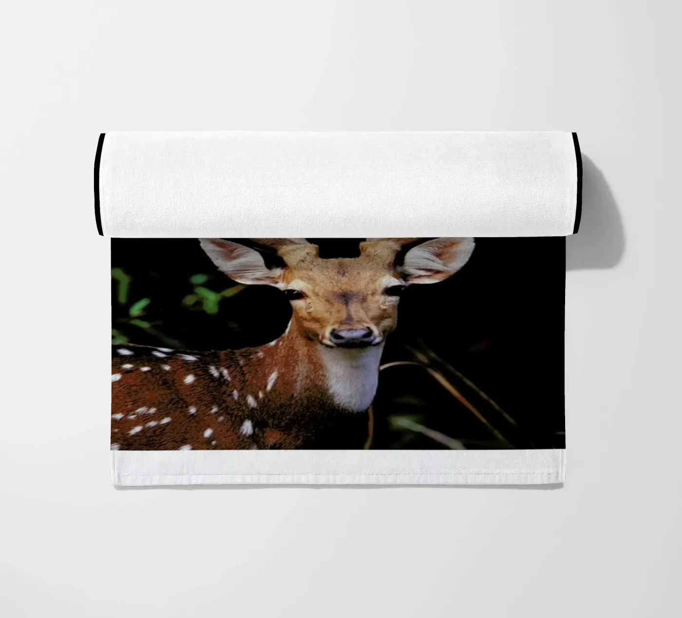 Forest Deer strandhanddoek van Natural Kingdom