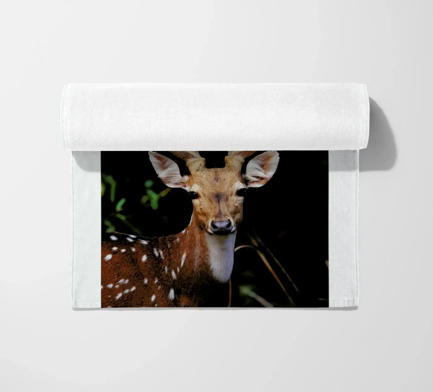 Forest Deer strandhanddoek van Natural Kingdom