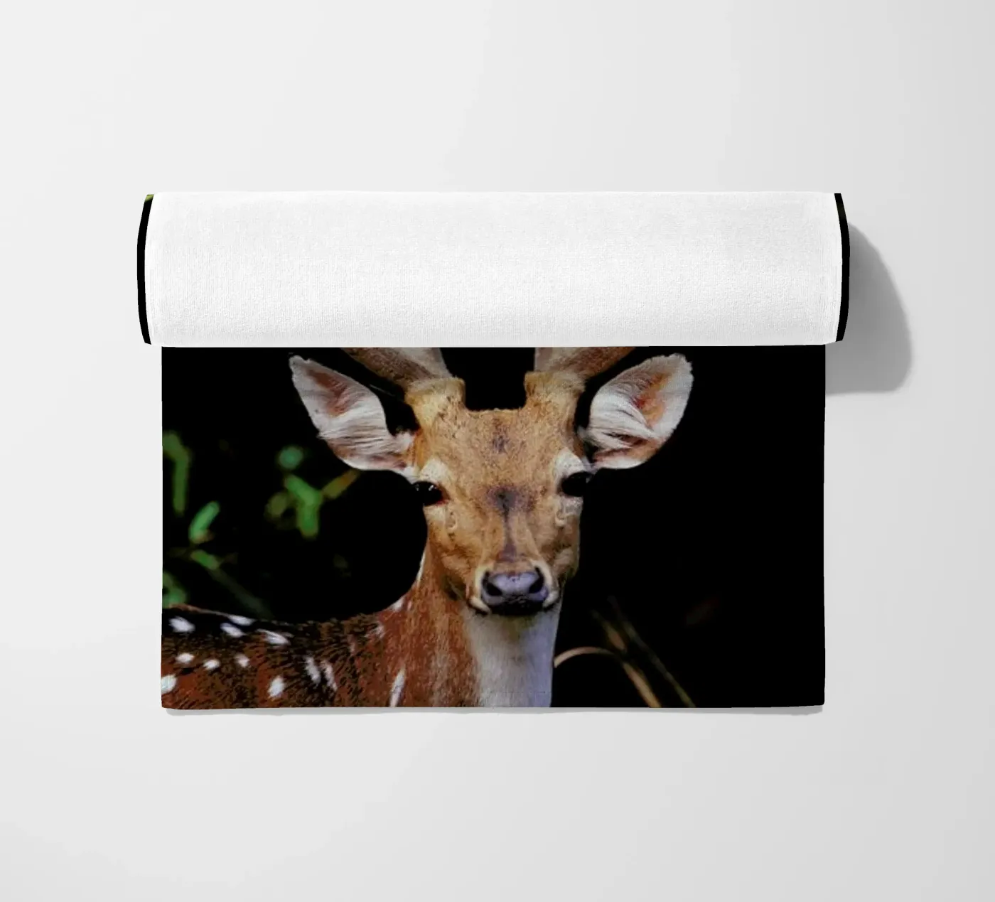 Forest Deer strandhanddoek van Natural Kingdom