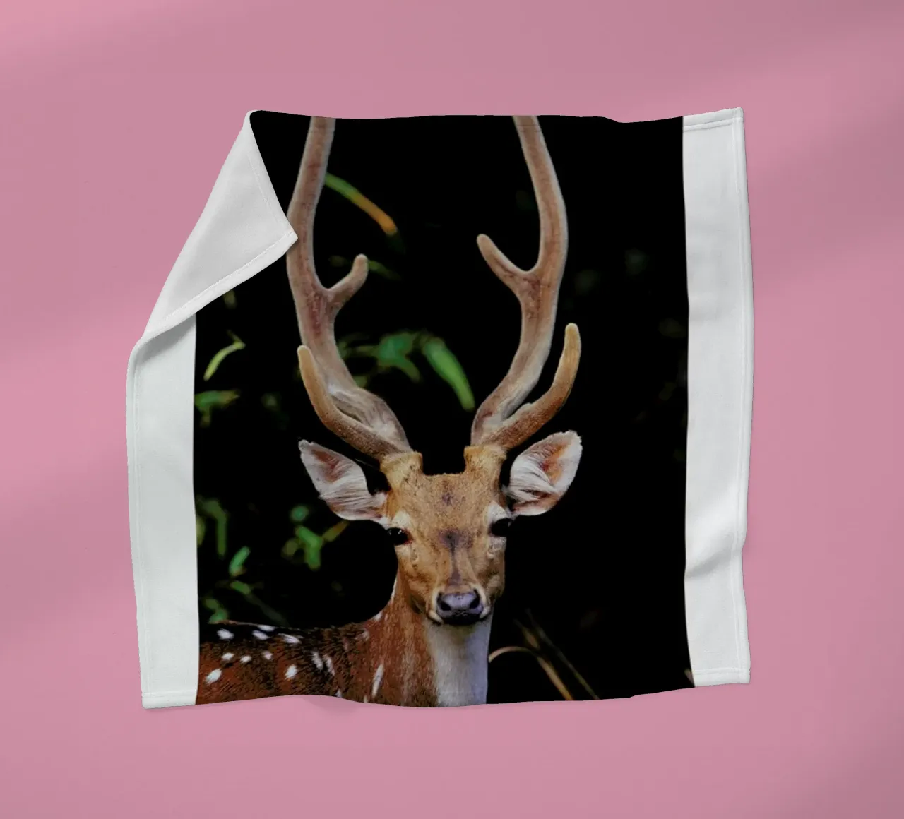 Forest Deer Fleecedecke von Natural Kingdom