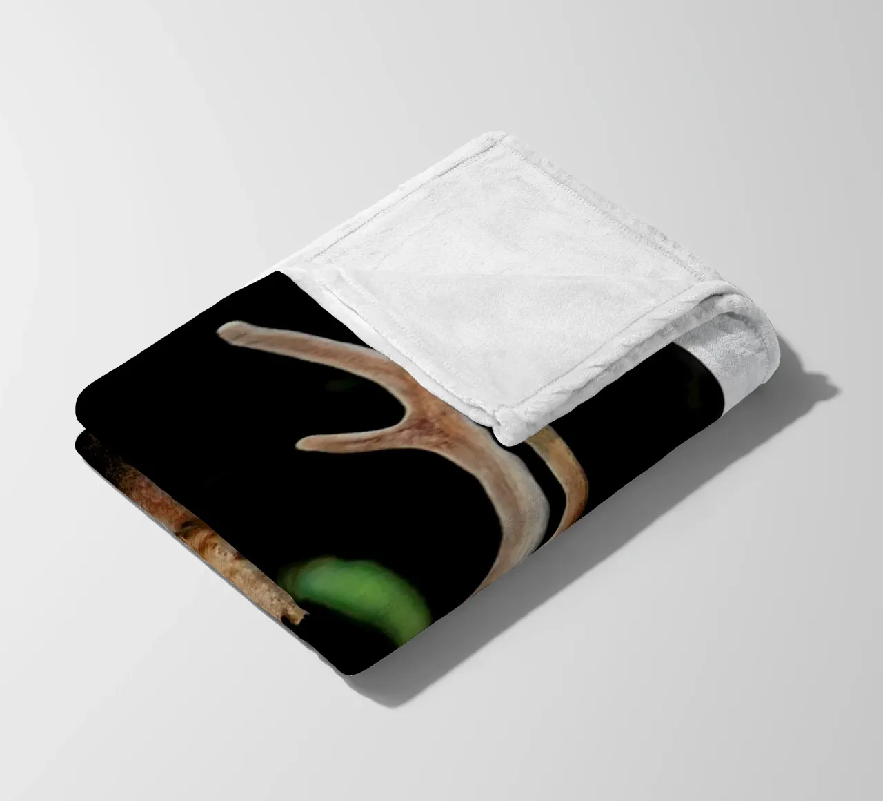 Forest Deer Fleecedecke von Natural Kingdom