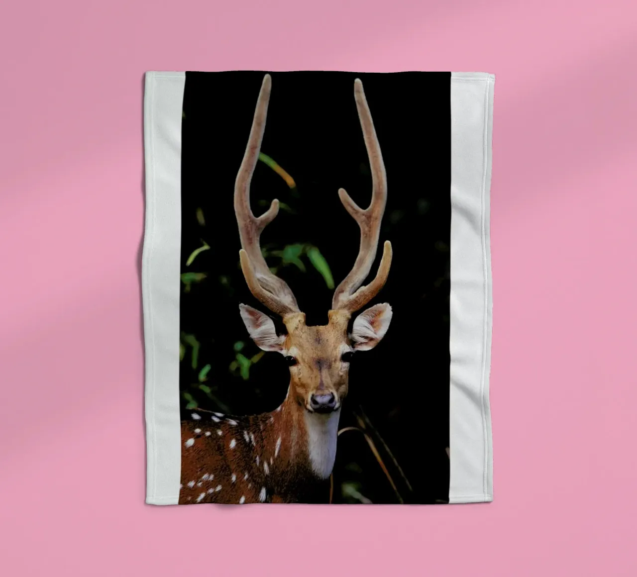 Forest Deer Fleecedecke von Natural Kingdom