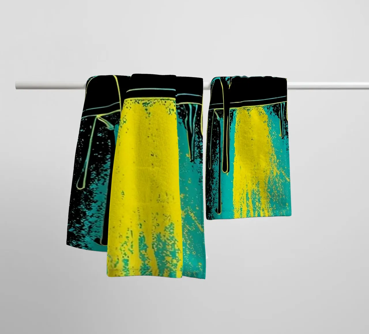 Spaceship Dripping - Pop Art towel by ColorCrash Gallery