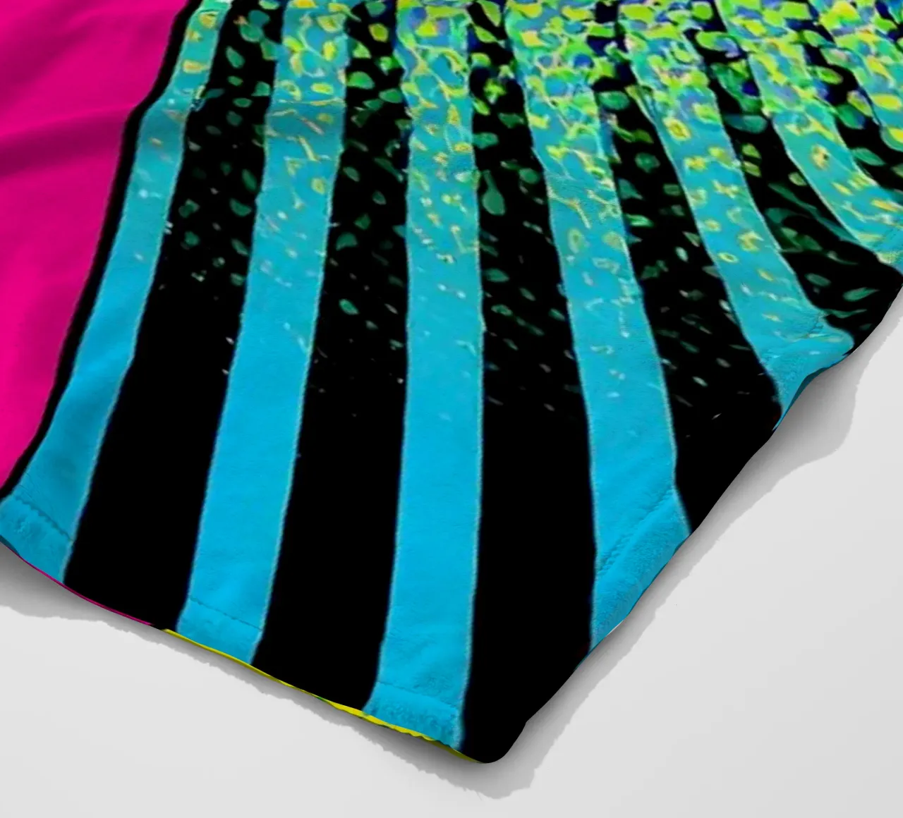 Nastro rosa - Pop Art coperta in pile da ColorCrash Gallery