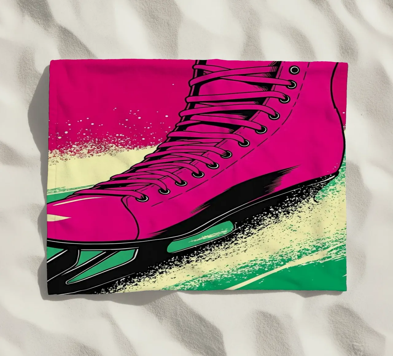 Schlittschuhlaufen in Bewegung - Pop Art Strandtuch von ColorCrash Gallery