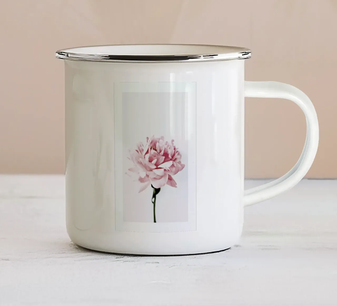 Peony Pink and Grey tazza in smalto da Flora & Fauna