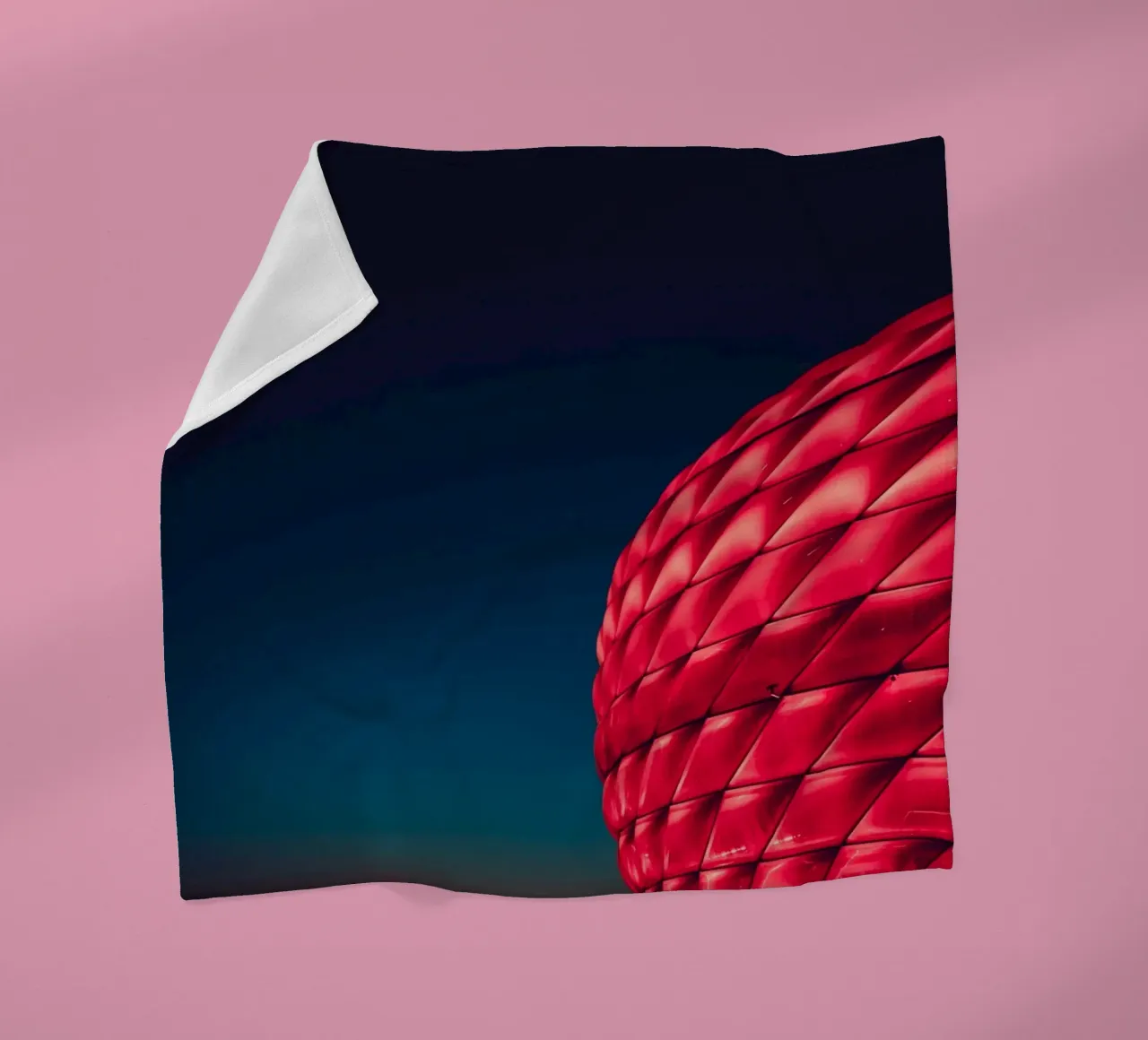 Allianz Arena Rot coperta in pile da Flo Klein