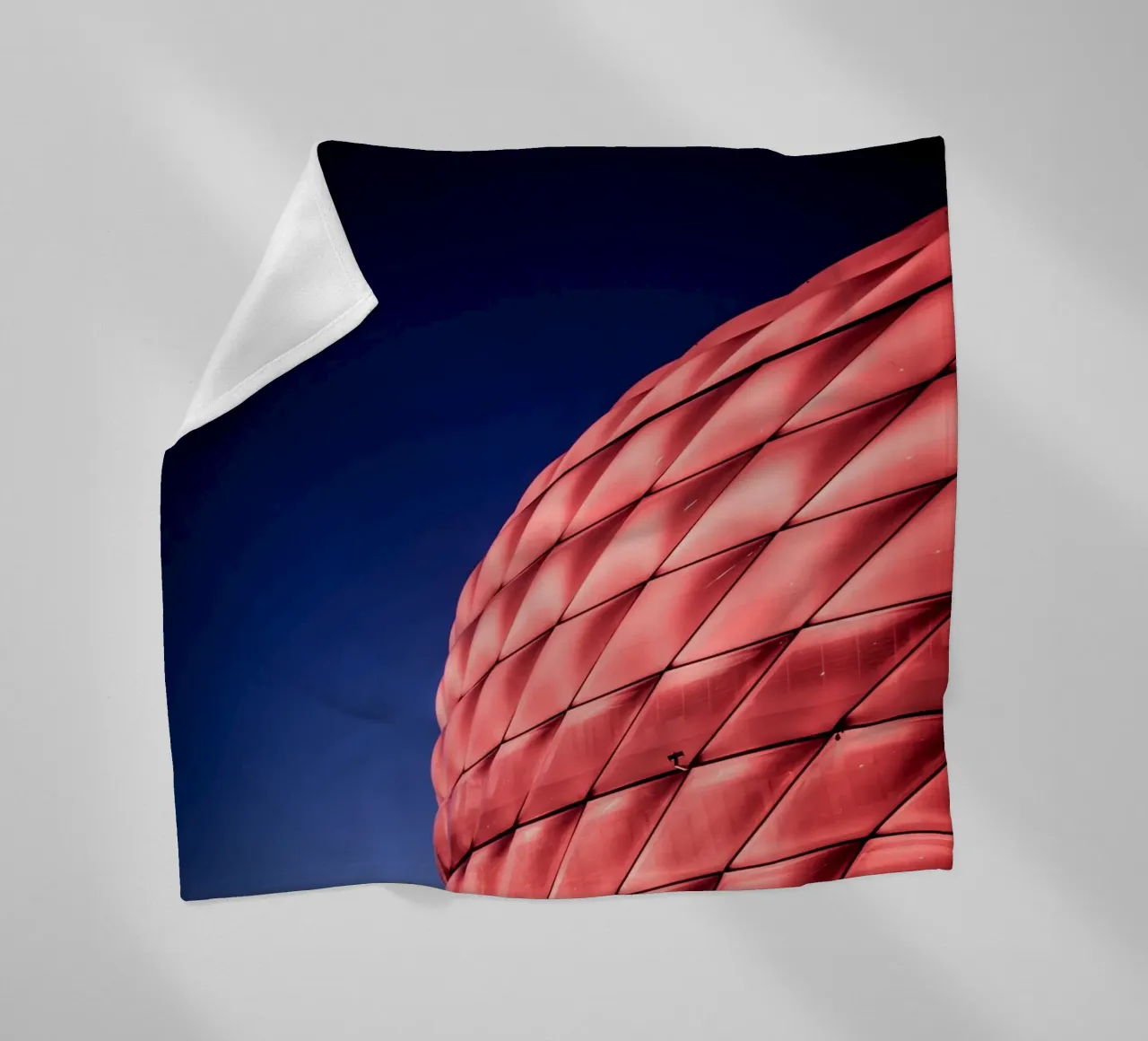 Allianz Arena 2 coperta in pile da Flo Klein