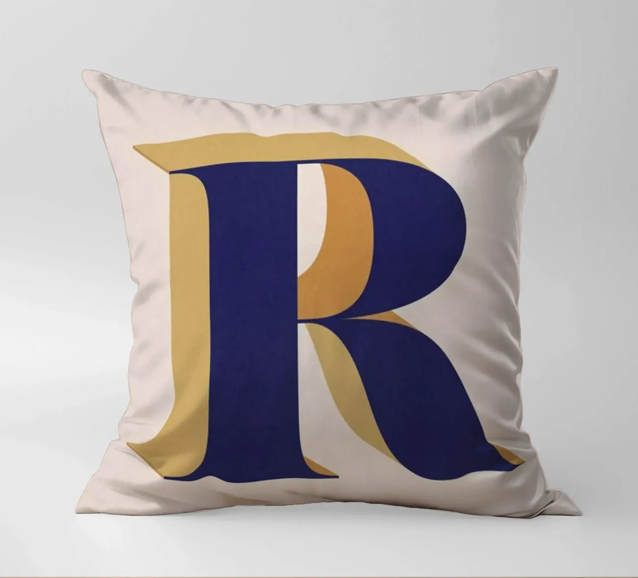 Blue R cuscino da daylight design studio