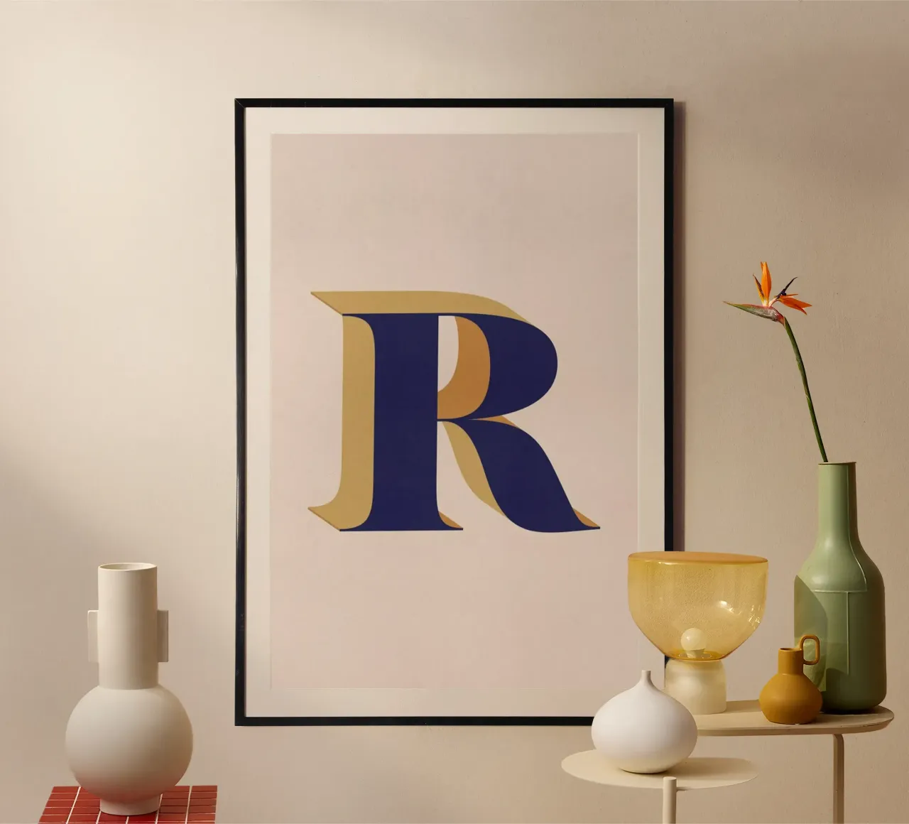 Blue R poster con telaio in alluminio da daylight design studio